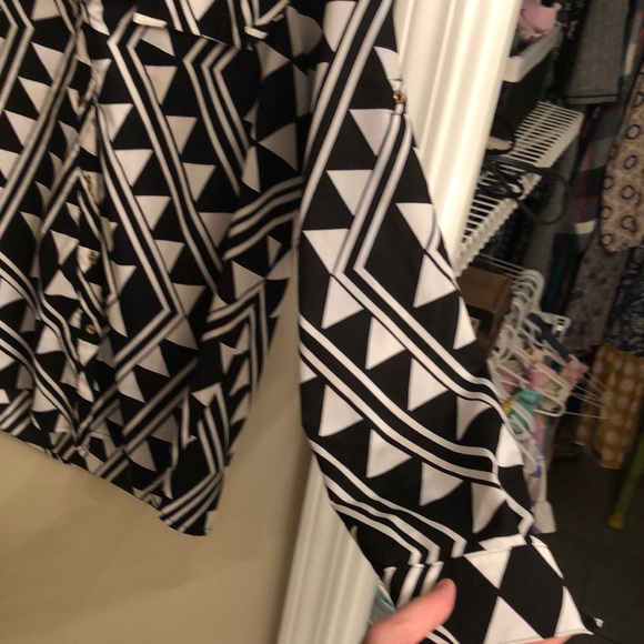 Calvin Klein Aztec button down - Picture 4 of 6